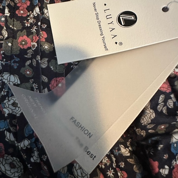 Luyaa Women Floral Print Ruched V Neck Short Sleeve Blouse New With Tags - Picture 2 of 2